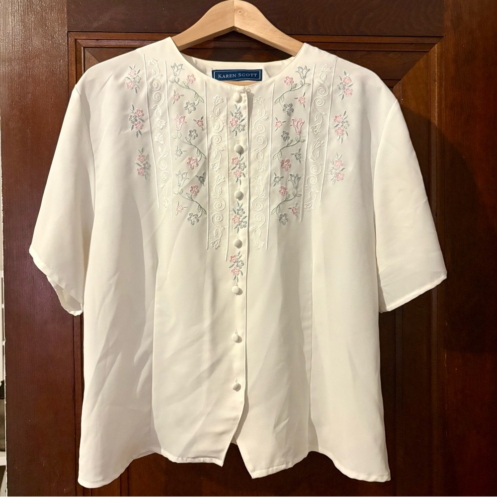 Vintage White Floral Embroidered Button-Up Blouse